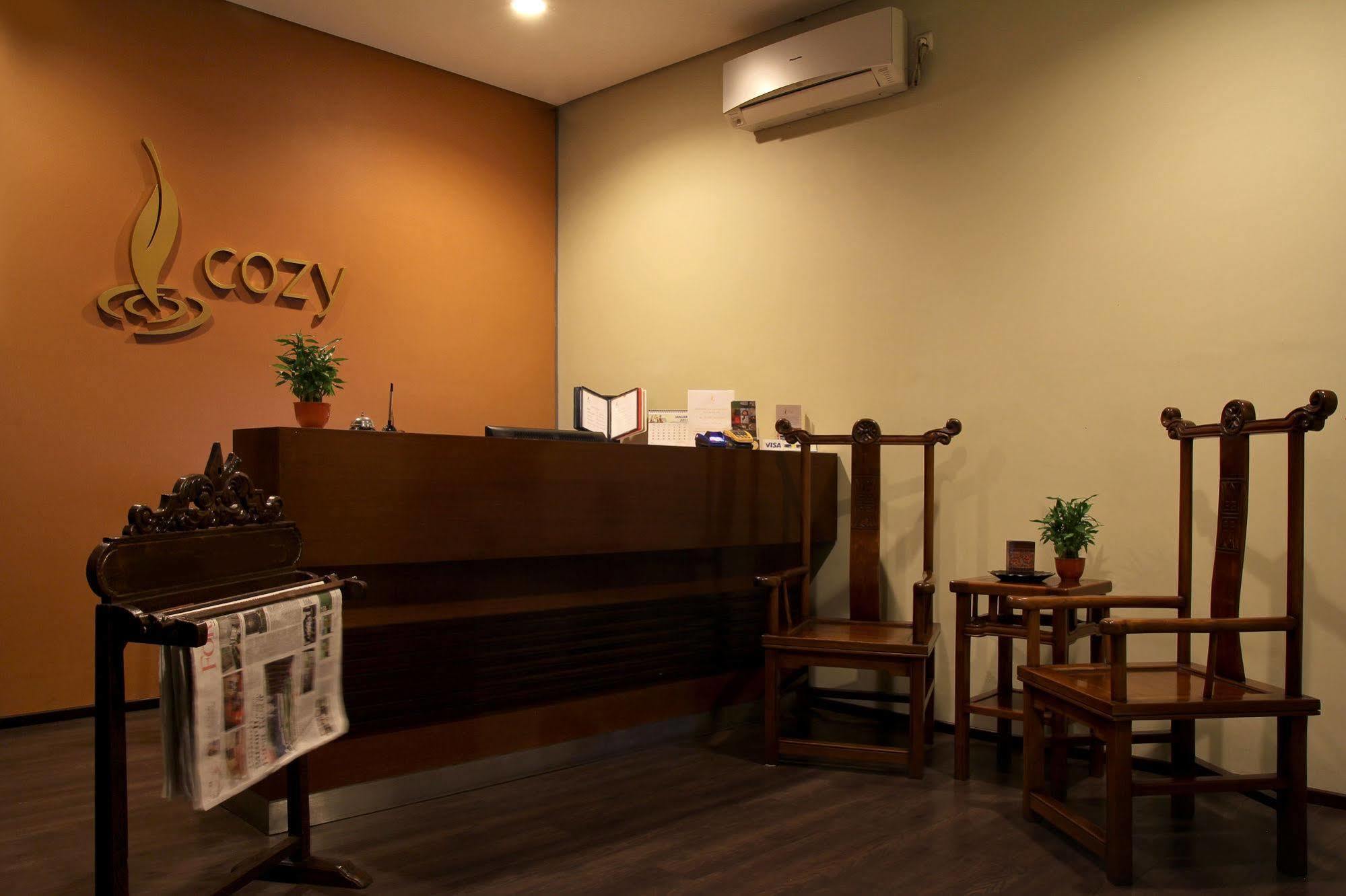 Cozy Boutique Guest House Malang Exterior photo